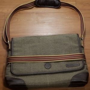 Baekgaard Sloan Messenger